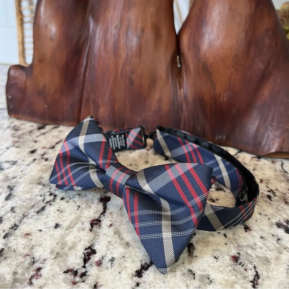 Wembley Plaid Bow Tie